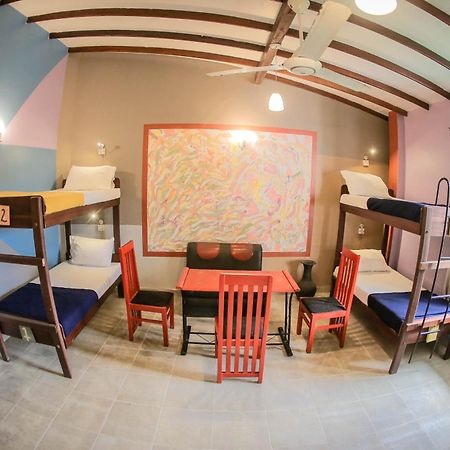 Funk Bunk - Mount View Lodge Канди Екстериор снимка